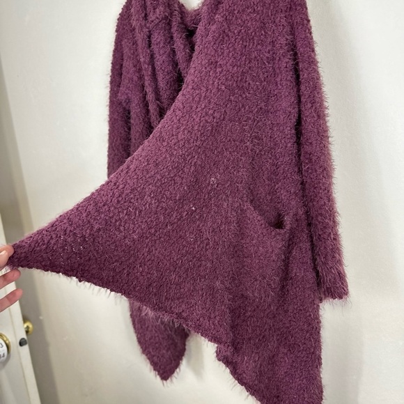 Size small. Approximately 23p2p. 33length.  Oversized. Cardigan.  Thick. Soft - Picture 2 of 8